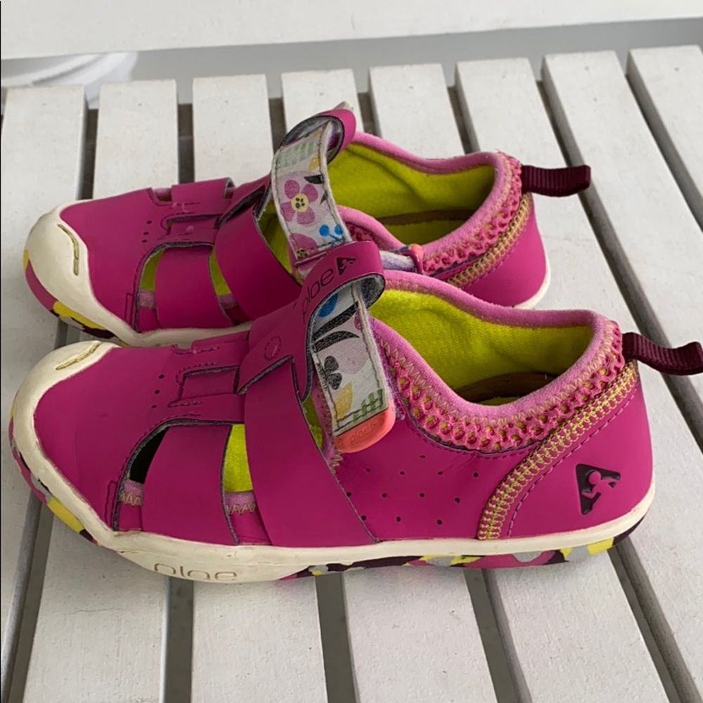 Plae Sam Sandal